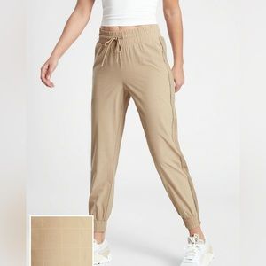 Athleta Textured Brooklyn Jogger